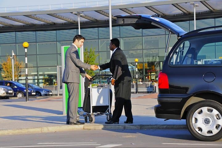 transferência do aeroporto do Cairo para o hotel no Cairo ou Gizé