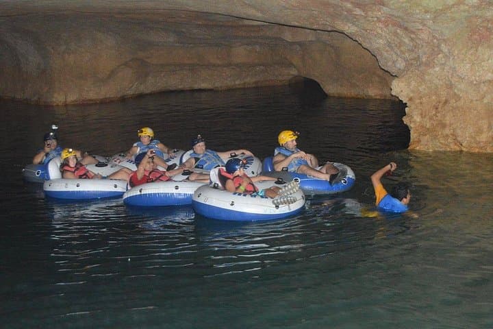 Crystal Cave tubing e Zip-Lines V.i.V.