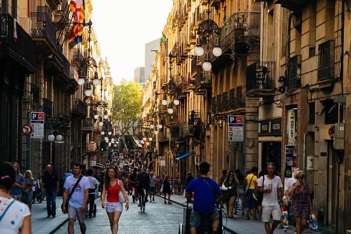 Destaques de Barcelona e tour privado de joias escondidas