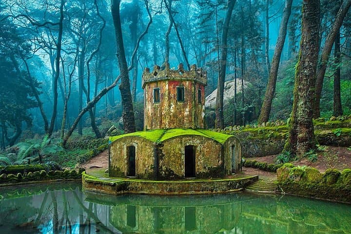 Viagem Privada a Sintra e Cascais com entradas no Palácio da Pena