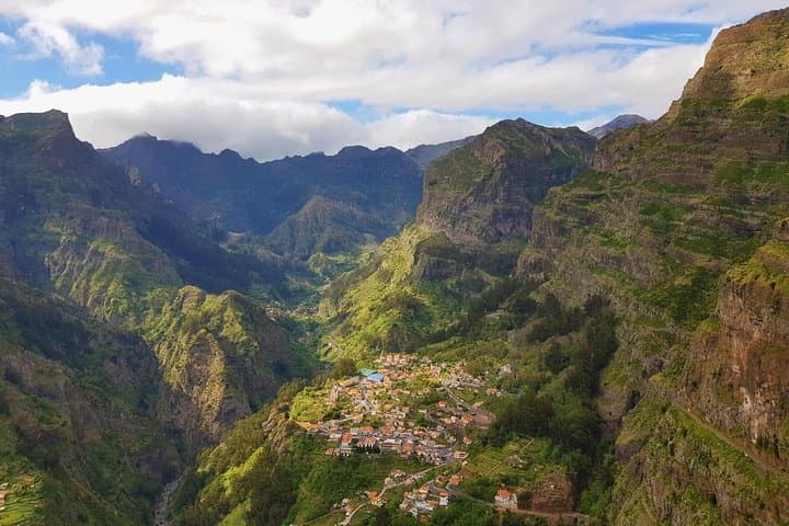 Excursão ao Curral Das Freiras na Madeira