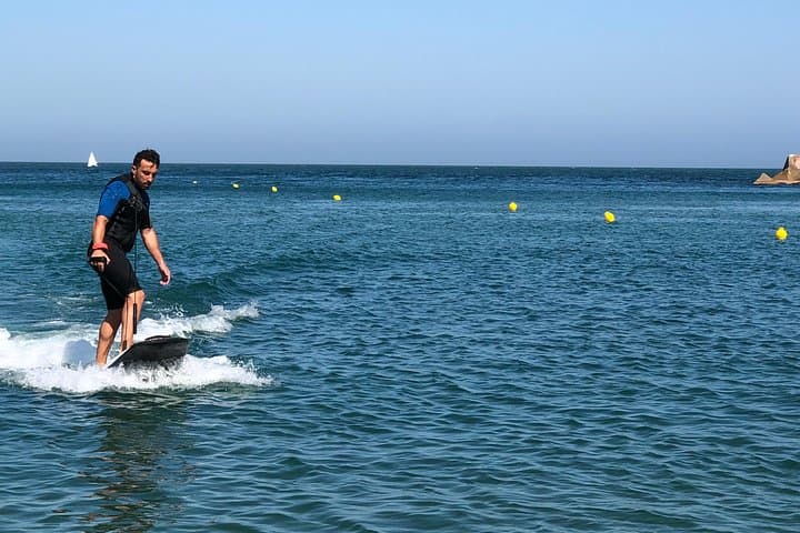 Experiência Awake Surf Explore em Barcelona