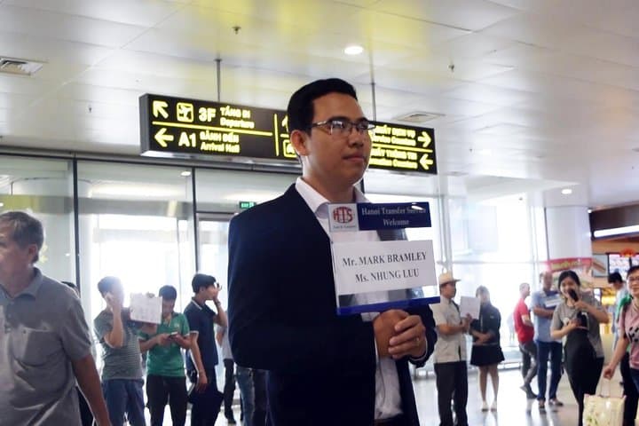 Transferência privada entre o Aeroporto de Hanói (HAN) e o Bairro Antigo de Hanói