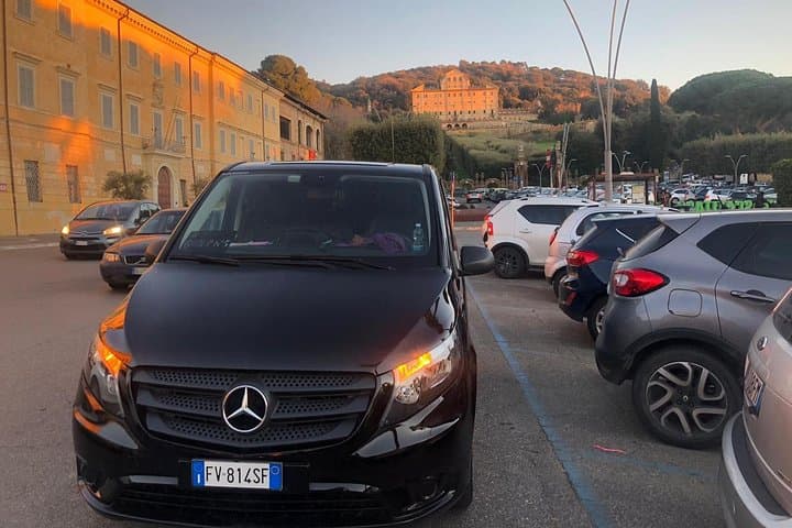 Traslado Vip Privado do Aeroporto de Roma para o hotel na cidade de Roma