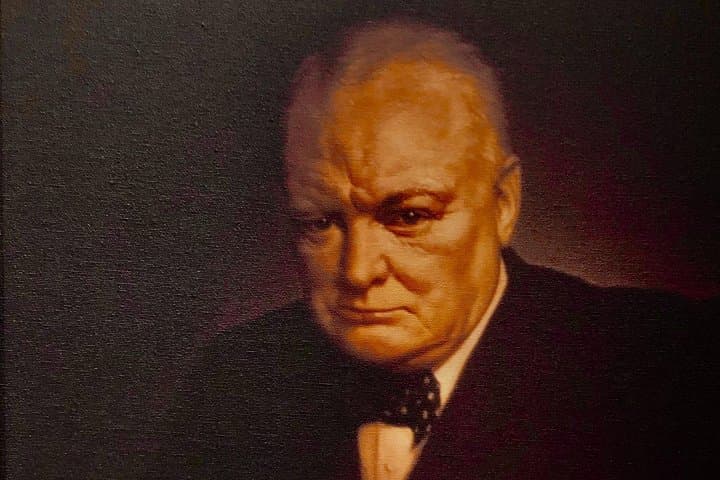Excursão a pé privada por Winston Churchill em Londres e arredores