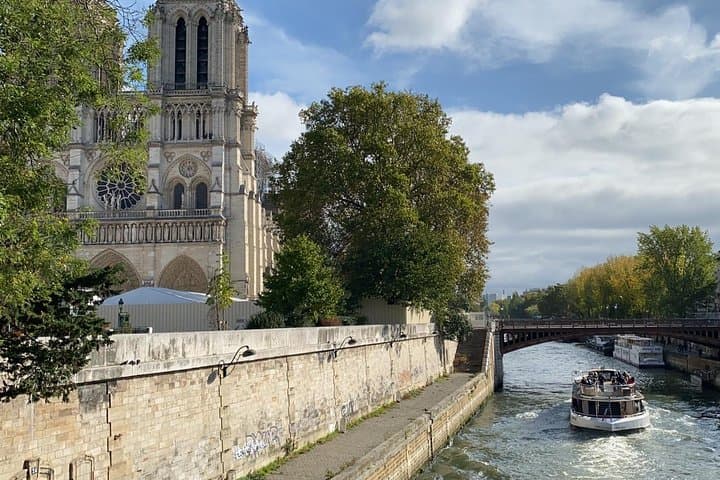 Excursão em Paris: Notre-Dame & Louvre Semi-Private & Private