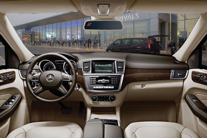 Transfer privado de Abu Dhabi para o Aeroporto de Abu Dhabi (AUH)