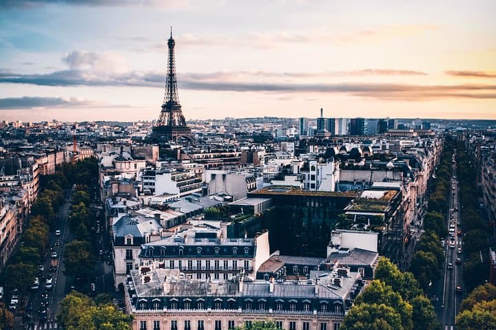Passeios a pé em Paris: descubra os locais icônicos e pontos secretos de Paris