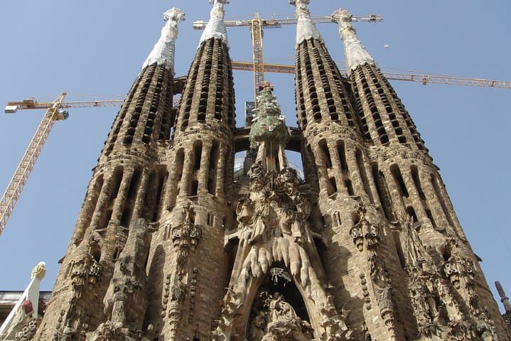 Tour Privado pela Cidade de Barcelona com Ingresso para a Sagrada Família