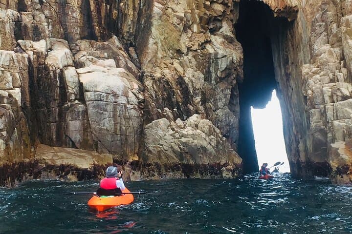 Aventura de Caiaque no Geoparque de Hong Kong