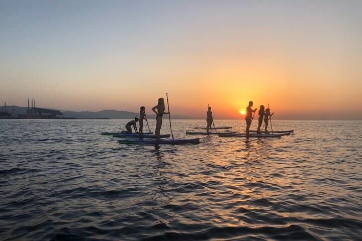 Nascer do sol em Barcelona, SUP com guias certificados