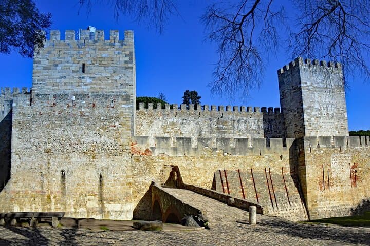 Alfama e o Castelo de São Jorge sem filas