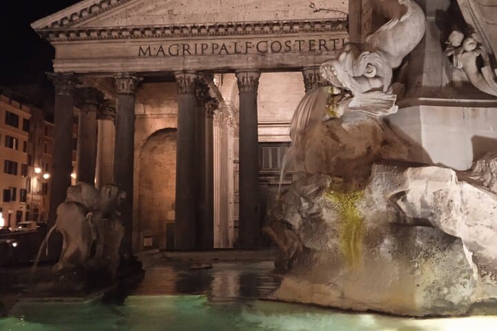 Excursão a pé ao luar no coração da Roma Imperial e Barroca
