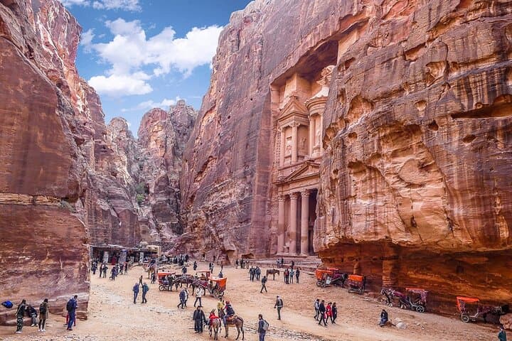 Excursão de dia inteiro a Petra e Little Petra saindo de Amã