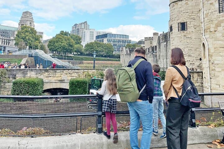 Excursão privada da Torre de Londres e da Tower Bridge para crianças e famílias
