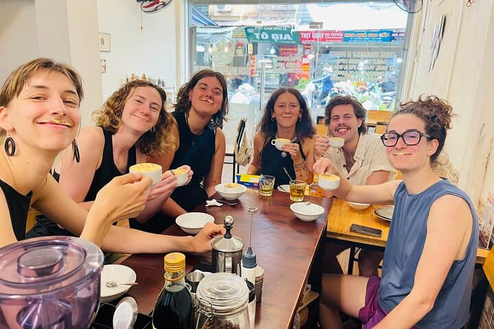 Hanoi Coffee Class aprendendo 5 cafés famosos em Hanói
