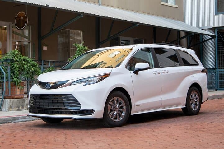 Transferência privada do porto de Abu Dhabi para o aeroporto de Abu Dhabi (AUH)