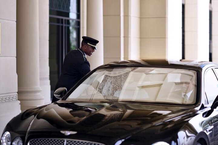 Desembarque da cidade de Dubai para o Aeroporto Internacional de Dubai