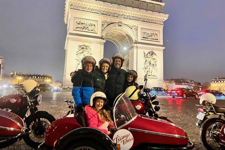 Private Sidecar Tour de Paris à noite com bebidas