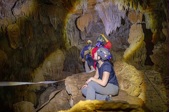 Viagem de um dia para Crystal Cave e Blue Hole National Park