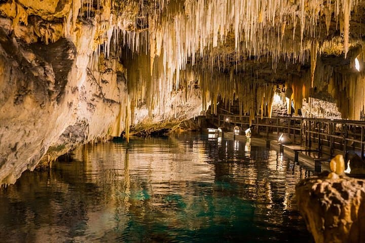 Tour Privado Cayman Crystal Caves na Ilha Grand Cayman