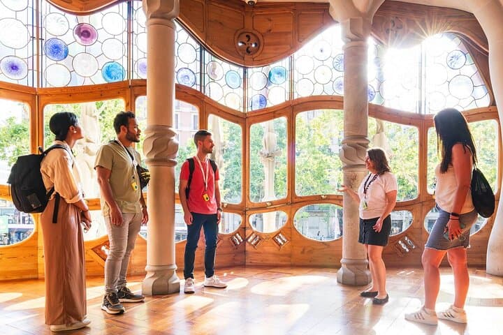 Casa Batllo Fast Track Tour com Museu do Coelho Branco opcional