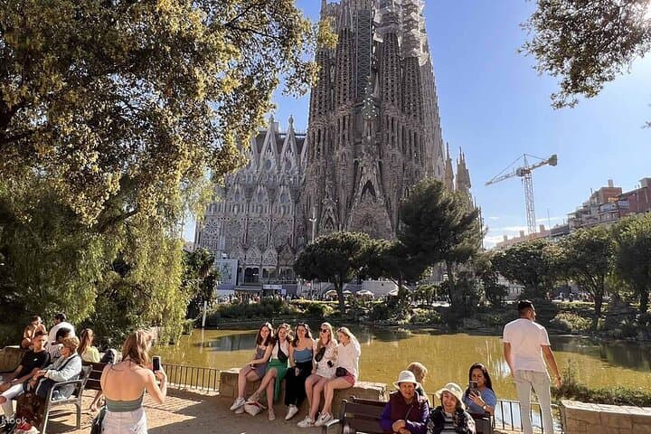 Visita guiada à Sagrada Família + Ebook