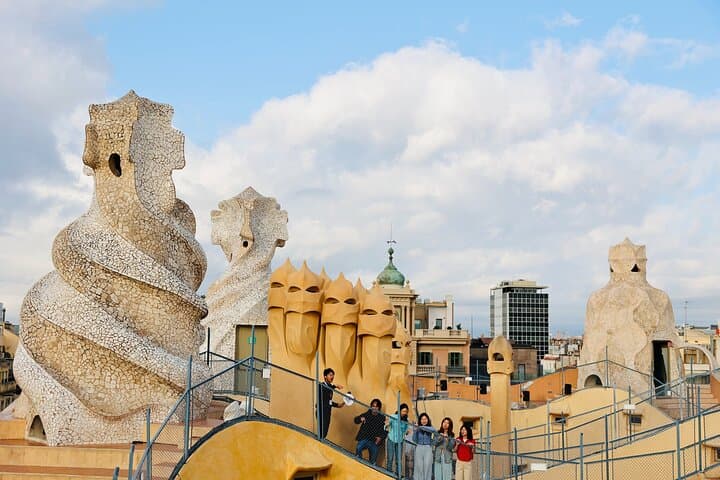 Barcelona Gaudí Casas Tour: Hotéis em Pedrera & Casa Batlló