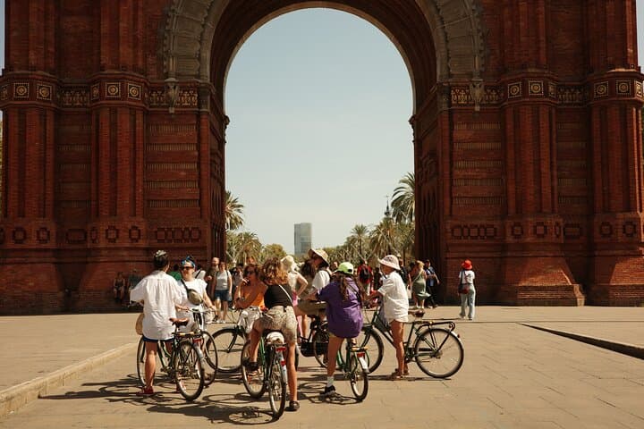 Barcelona 3 - hora de bicicleta ou E-Bike Tour: destaques e gemas escondidas