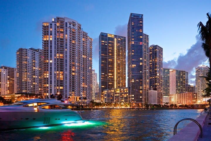 Miami : MIA Airport Transfer privado de / para Miami City ou praia