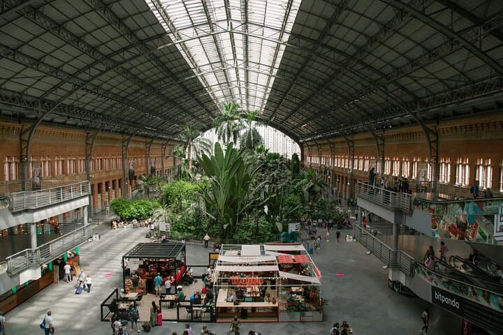 Transferência privada de Madrid para a Estação Atocha em Madrid.