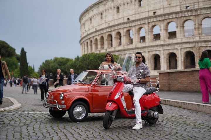 Explore Roma em uma Vespa com um fotógrafo profissional