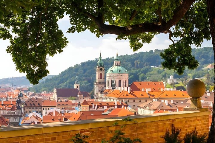 Praga em sua totalidade