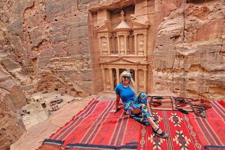 Excursão de um dia inteiro com motorista privado de Amã: Petra ou Petra & Wadi Rum