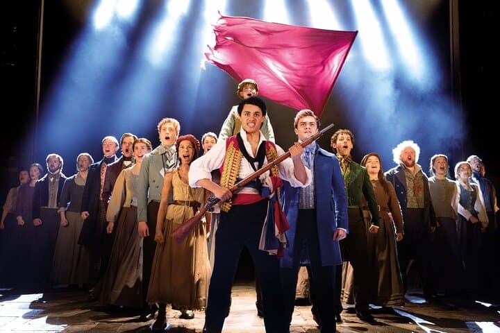Experimente Les Misérables com duas refeições pré-show