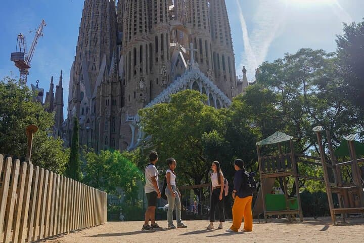 Visita guiada à Sagrada Família e ao Parque Guell