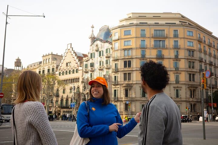 Passeio a pé pela arquitetura de Barcelona com upgrade para a Casa Batlló