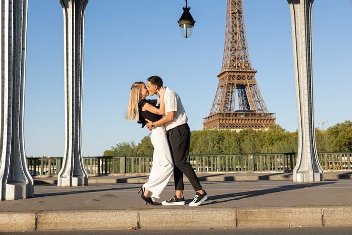 Paris Photoshoot Torre Eiffel romântico para casais
