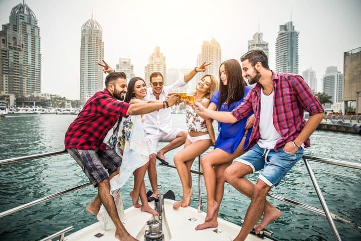 Dubai Luxury Sharing Yacht Tour em Dubai