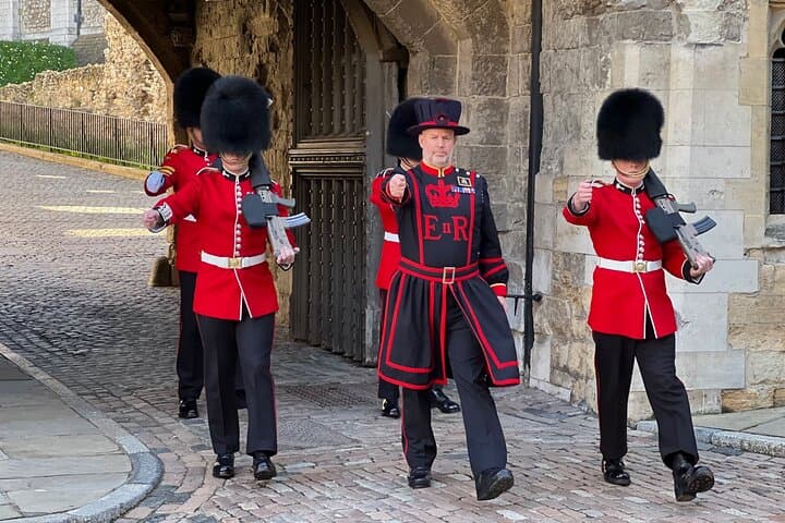 Cerimônia de abertura do Beefeater Tower of London e acesso antecipado