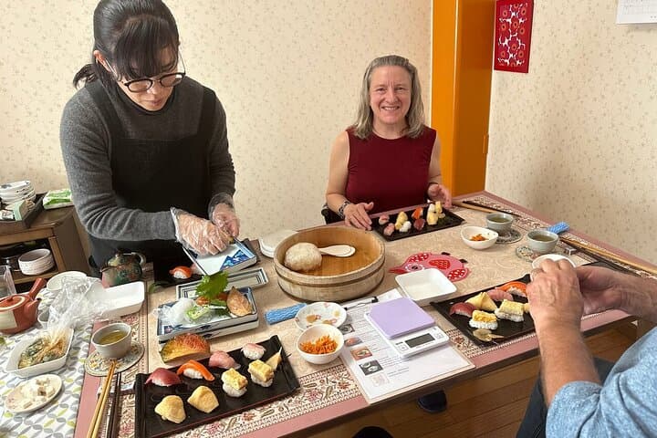 Private Kyoto Sushi Cooking Class & Tea Cerimônia com Emika