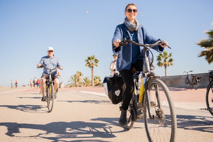 Barcelona Gaudí eBike Tour com o Park Güell Ticket