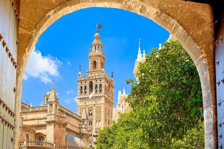 Sevilha: Visita guiada à Catedral de Sevilha e à Giralda com guia oficial.