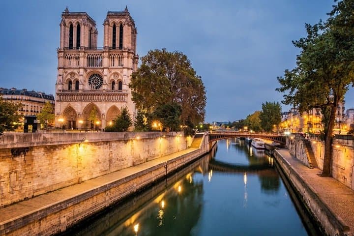 Notre Dame Walking Tour com Mini Photoshoot Paris