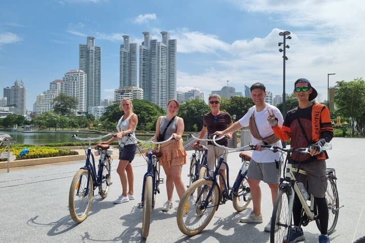 Excursão cultural da cidade de Banguecoque por bicicleta