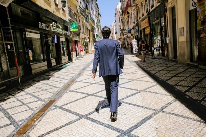 Uma caminhada de fotografia privada em Coimbra com um local.