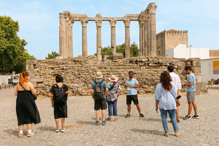 Tour em pequeno grupo de Évora e Monsaraz com degustação de vinhos de Lisboa