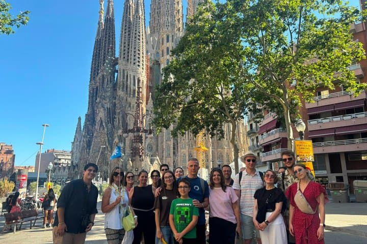 Entrada Prioridade Sagrada Família com acesso opcional às torres